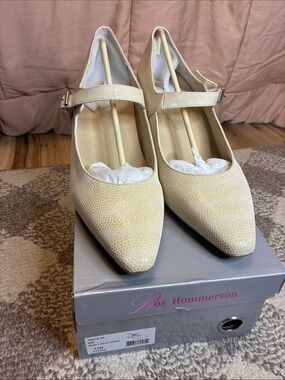 Ros Hommerson Kiki Cream Textured Mary Jane Pointed Pumps (Wide Width)
